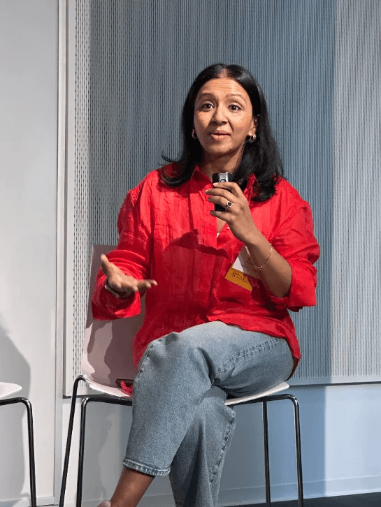 Ariba Jahan speaking on stage